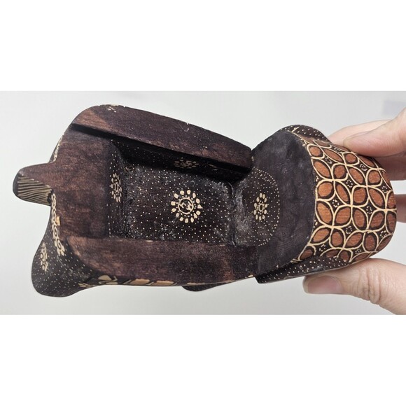 Javanese Batik Balsa Hand Painted Wood Elephant Trinket Box 7"x4" Indonesia - Picture 9 of 11